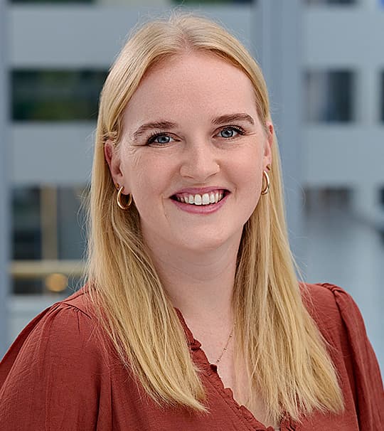 Portraitaufnahme von Birte Strehlow aus dem Personal Recruiting.