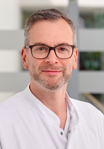 Dr. med. Raphael Seuthe Oberarzt Orthopädie und Unfallchirurgie Städtisches Krankenhaus Kiel